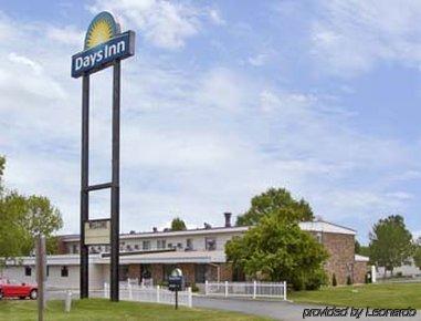 Days Inn By Wyndham Fond Du Lac Bagian luar foto